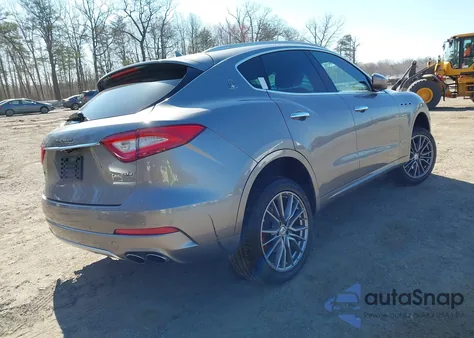 2020 Maserati Levante Granlusso из США, поврежденный, VIN ZN661XUL4LX353548